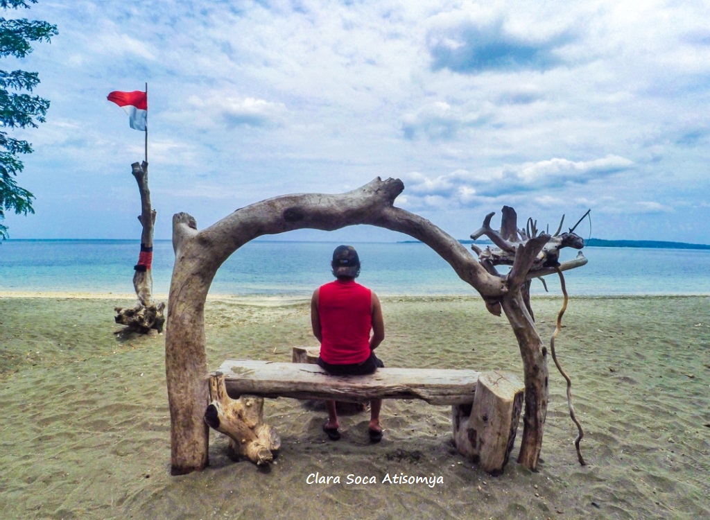 SATU LAGI SUGUHAN MENARIK DI SELAYAR, PANTAI SUNARI